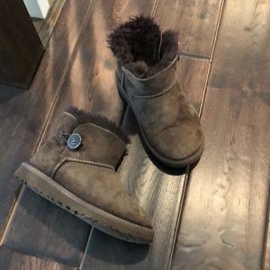 Brown uggs